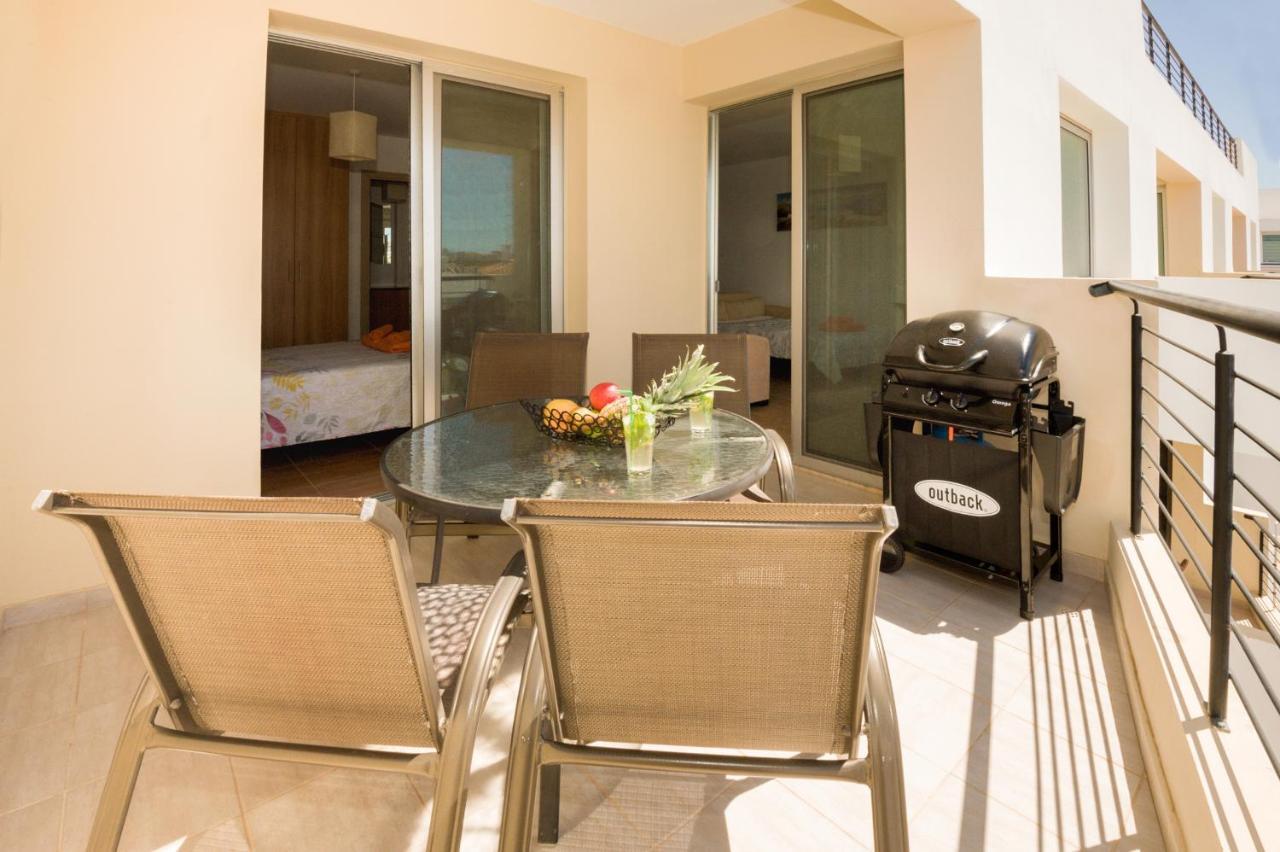 Seabreeze Apartment 200M Away From The Sea Paralimni Exterior photo